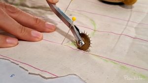 Read more about the article A guide to using a needle point tracing wheel hand tool